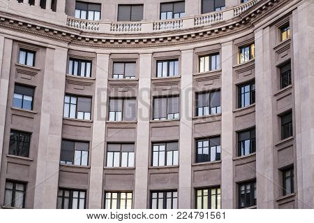 Barcelona,spain-march 15,2017:classic Facade Building In Ciutat Vella District, Barcelona.