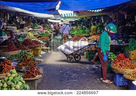 Long Xuyen, Vietnam - Sep 1, 2017. People At Local Market In Long Xuyen, Vietnam. Long Xuyen Is The 