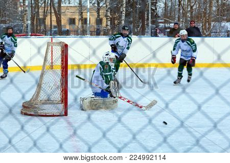 Youth Ice hockey match Shuiskie Sokoly vs. Himik, February 3, 2018. Kuzmolovo, Russia