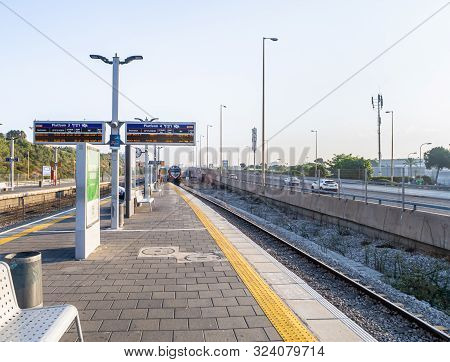 Tel Aviv-yafo, Israel, September 17, 2019 : Empty Peron At Tel Aviv Station University On The Israel
