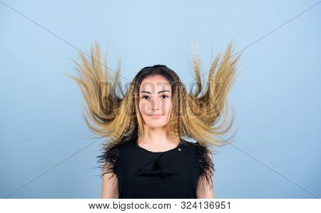 Hairdresser Styling Tips. Voluminous Crimped Hair. Curling And Crimping Hair. Nice And Easy. Trendy 