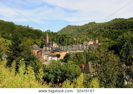 Aislado pueblo francés