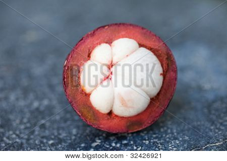 Mangostin