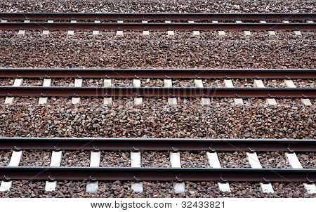 Tre binari ferroviari