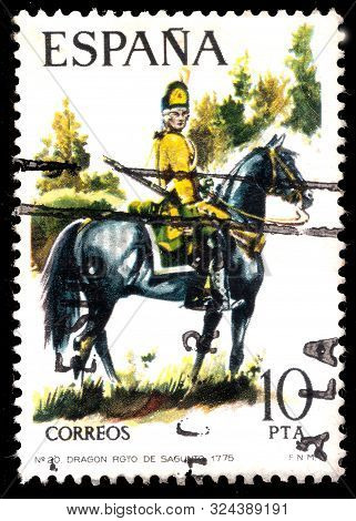 Spain - Circa 1975: A Stamp Printed In Spain Shows Dragon Regiment Of Sagunto 1775. Circa 1975