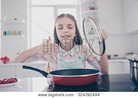 Close-up Portrait Of Her She Nice Attractive Beautiful Charming Sweet Cute Cheerful Cheery Dreamy Pr