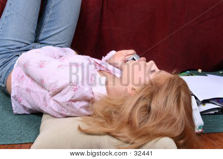 Teen Girl am Telefon