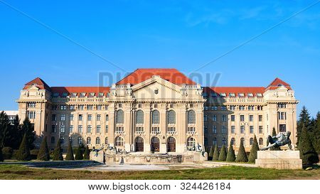 Debrecen, Hungary - November 1, 2015: Building Of Lajos Kossuth University And Sculptures In Autumn