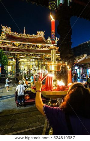 Mengjia Longshan Temple Is Chinese Folk Religious Temple, Served As A Place Of Worship For Chinese S