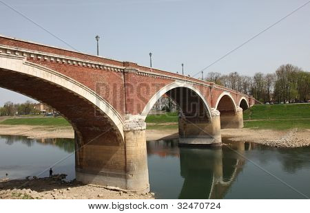 Il ponte sopra il Kupa a Sisak, Croazia