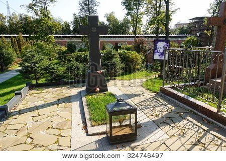 September 12, 2019 Moscow Don Monastery. - The Grave Of The Famous Russian Writer Alexander Solzheni