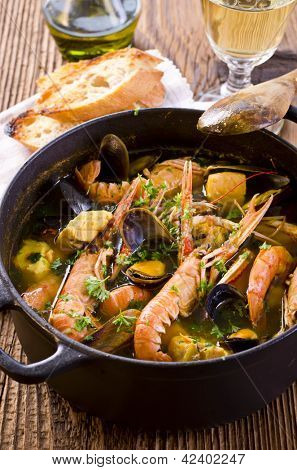 zupa z owoców morza