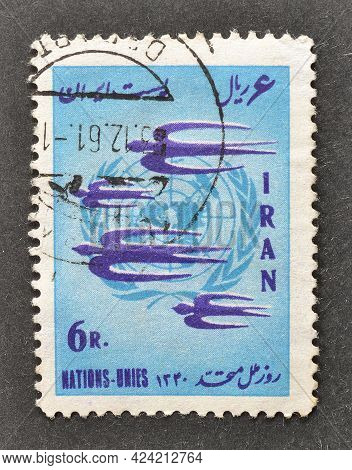 Iran - Circa 1961 : Cancelled Postage Stamp Printed By Iran, That Shows Swallows In Flight Over The 
