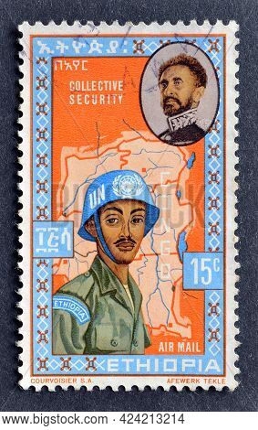 Ethiopia - Circa 1962 : Cancelled Postage Stamp Printed By Ethiopia, That Shows Haile Selassie And E