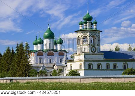 Temples Of Nikolo-vyazhischsky Monastery On A Sunny June Day. Vyazhischi, Novgorod Region. Russia
