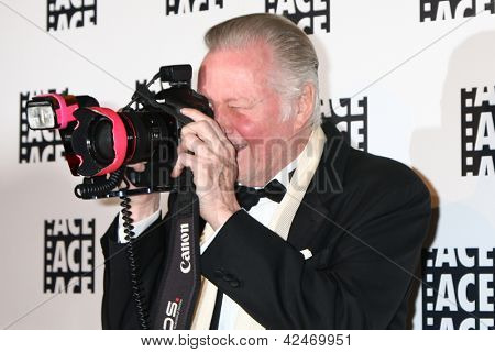 LOS ANGELES - 17 de fev: Jon Voight chega no 63º anual ACE Eddie Awards no Beverly Hilton 