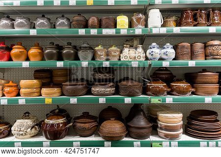 Ivanovo, June 24, 2021, Glasses And Teapots On The Vetrin In The Store, Editorial.