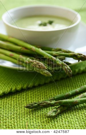 Schüssel SPARGELSUPPE