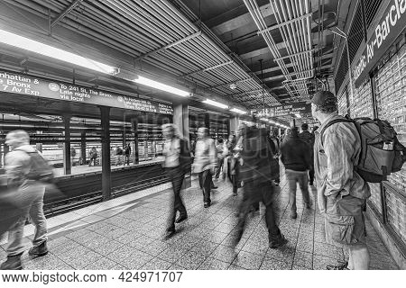 New York, Usa - October 21, 2015: People Wait At Subway Station Wall Street In New York. With 1.75 B