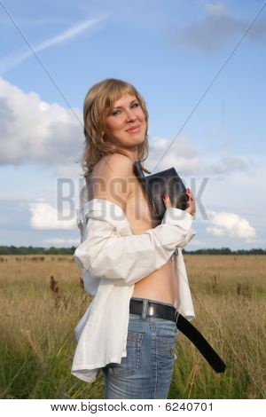 Fille avec un chapeau de Cowboy