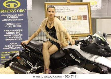 Auto-tentoonstelling. Rusland. St.-petersburg. 2009