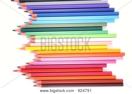 ดินสอสีมีสีสันสวยงาม