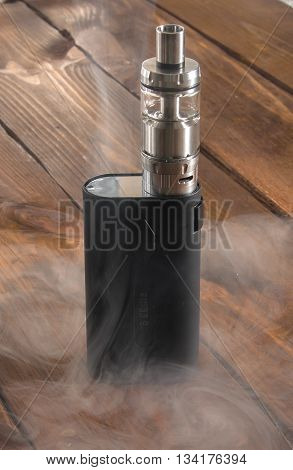 Adjustable electronic cigarette, Non carcinogenic alternative for smoking, vape