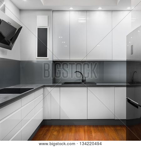 Clear And Bright Kitchen