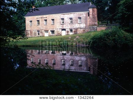  Gamle jern mølle