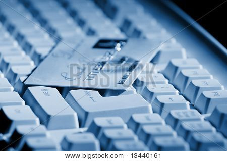 CreditCard připravena k platbě na klávesnici