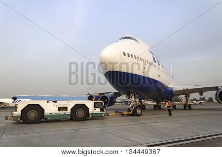 Boeing 747 Transaero Towed To The Runway.