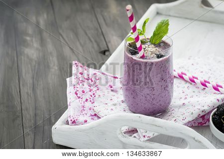 Mulberry Smothie With Homemade Granola