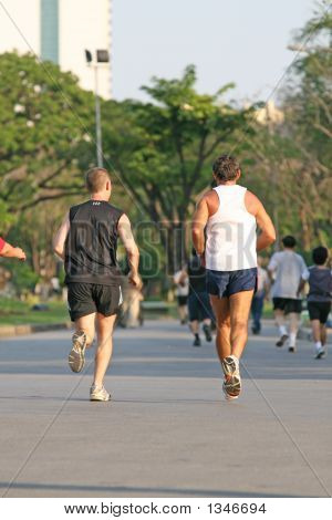  Herren Running