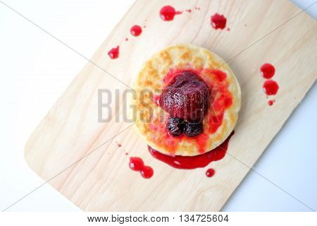 English Crumpets & Berry Topping On Wood Board Isolate On White Background