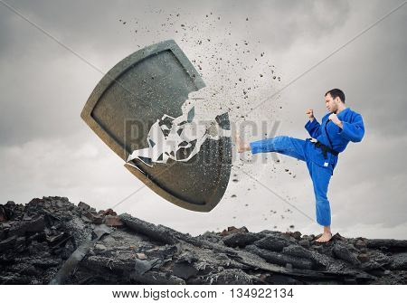 Krate man in action