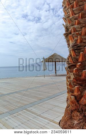 Beautiful Public Sandy Beaches On Red Sea In Eilat With Stro Umbrellas, Luxury Vacation Spa Resorts 