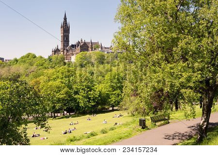 Glasgow Scotland Uk: June 10, 2015 - Young People, Students Of The University Of Glasgow Enjoying A 