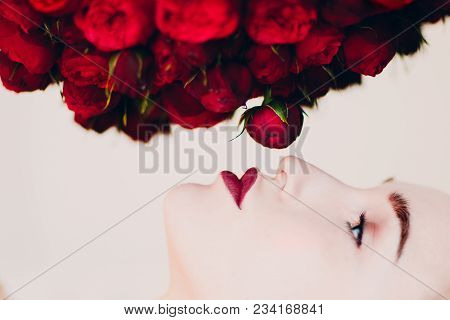 Beautiful Model And Flowers. Pion - Shaped Roses Bouguet.