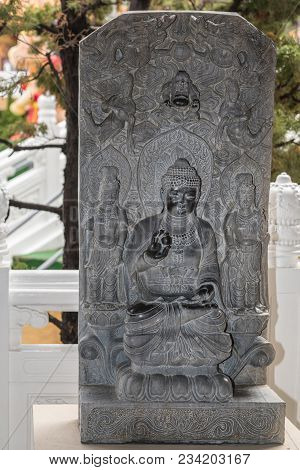 Hacienda Heights, Ca, Usa - March 23, 2018:  Slab Statue Of The Three Sages Of Huayen On Side Of Gar