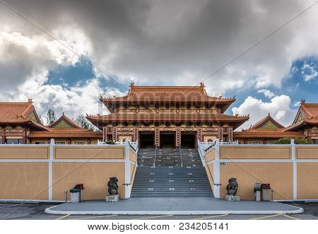 Hacienda Heights, Ca, Usa - March 23, 2018: Stairway To Front Of Hall Of Bodhisattvas At Hsi Lai Bud