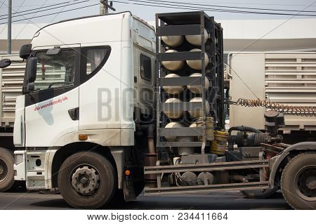 Camc And Cng Tank Of  Trailer Truck