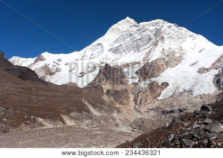 Mount Makalu, Barun Valley, Nepal Himalayas Mountains