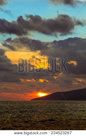 Nature In Twilight Period Which Including Of Sunrise Over The Sea And The Nice Beach. Summer Beach W