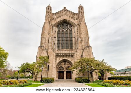 Chicago, Illinois, Usa - April 14, 2012: Rockefeller Memorial Chapel On The Campus Of The Chicago Un