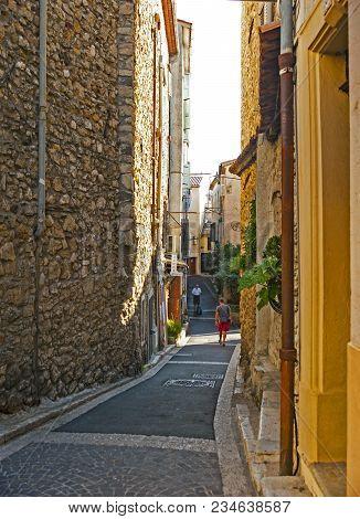Antibes, France - August 31, 1014: View Of A Back Street In Antibes,a Mediterranean Resort In The So