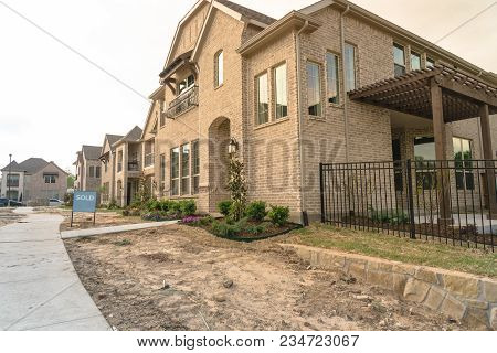 Newly Built Detached Single-family Home Sold Out In America