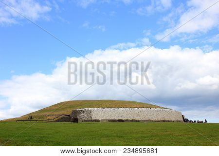 Newgrange And Knowth