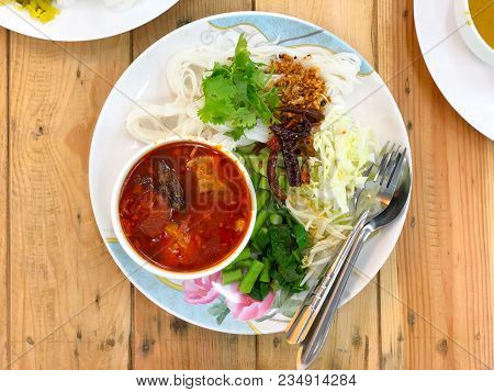 Northern Thai Food (kanom Jeen Nam Ngeaw), Spicy Rice Noodles Soup, Rice Vermicelli Served With Curr