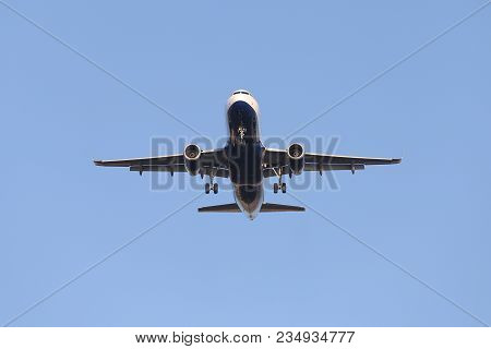 Istanbul, Turkey - January 07, 2018: British Airways Airbus A320-232 (cn 5948) Landing To Istanbul A
