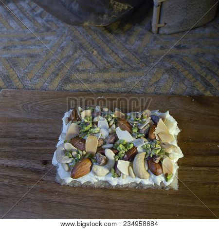 Madlooga, Arabic Sweets For Ramadan And Eid